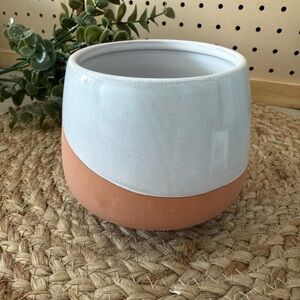 Ashland | Two-Tone Ceramic Planter - White and Tan